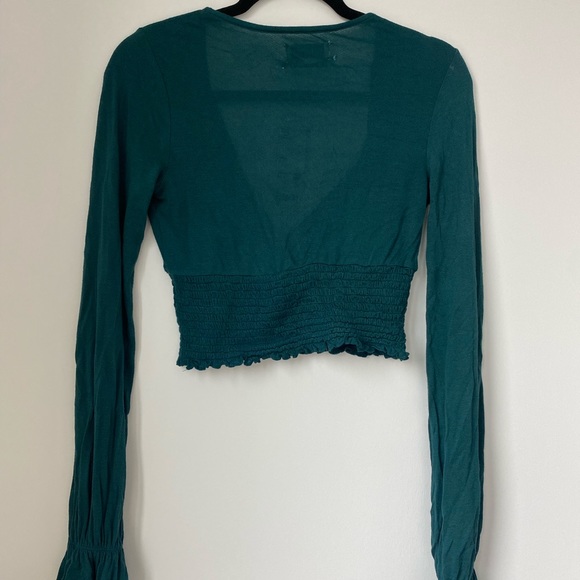 Emerald Green urban outfitters long sleeve top - Picture 2 of 3